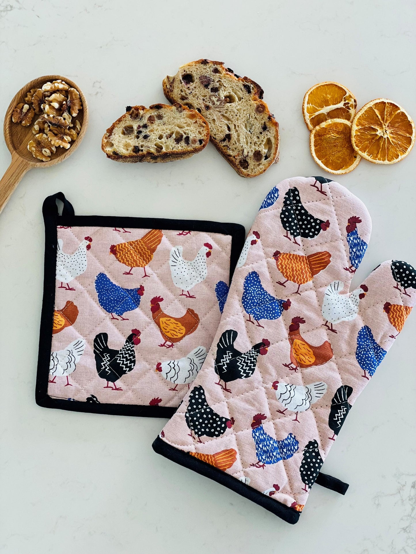 Bright Hen Oven Glove and Pot Holder set