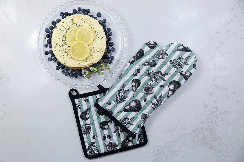 Fig and Pear Oven Glove and Pot Holder set