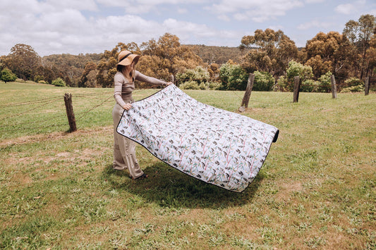 Picnic Rug - Magpies